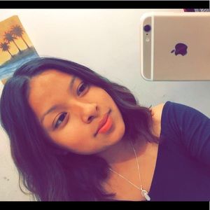 Meet your Posher, Alicia